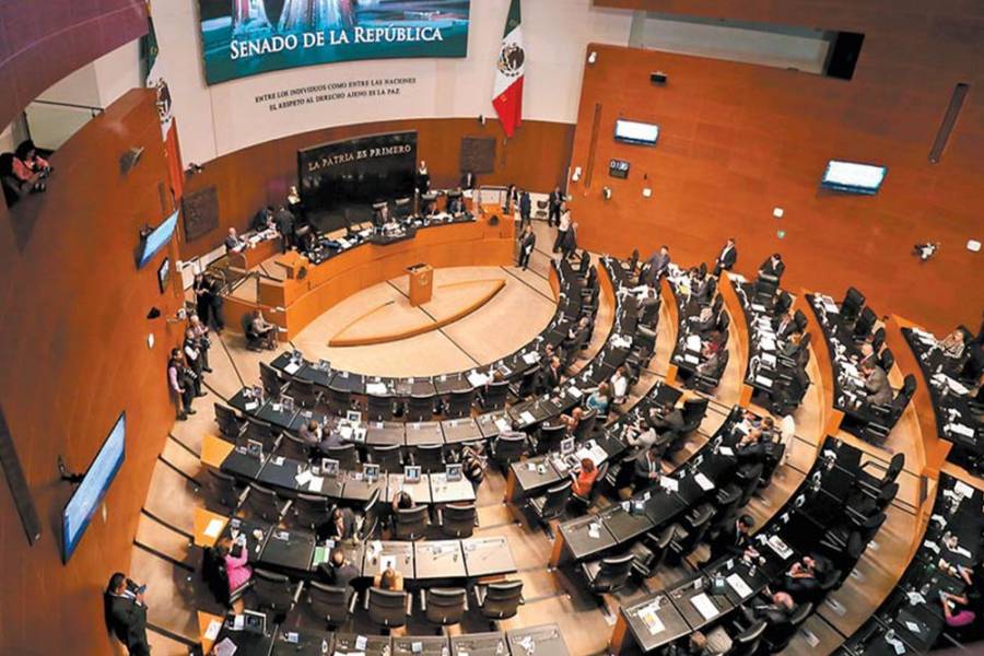 Senado recibe iniciativas de Claudia Sheinbaum sobre amparo y protección industrial