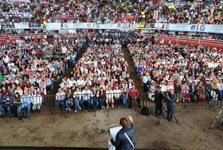 Sheinbaum rinde informe en Michoacán y anuncia inversiones en salud e infraestructura