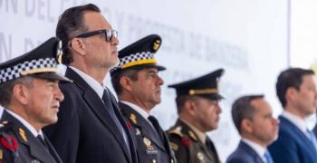 Kuri asiste a toma de protesta del nuevo mando de la Guardia Nacional en Quer&eacute;taro