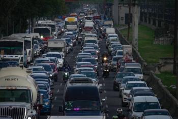 Programa Hoy No Circula: este martes 16 de septiembre no circulan veh&iacute;culos con placas terminadas en 7 y 8