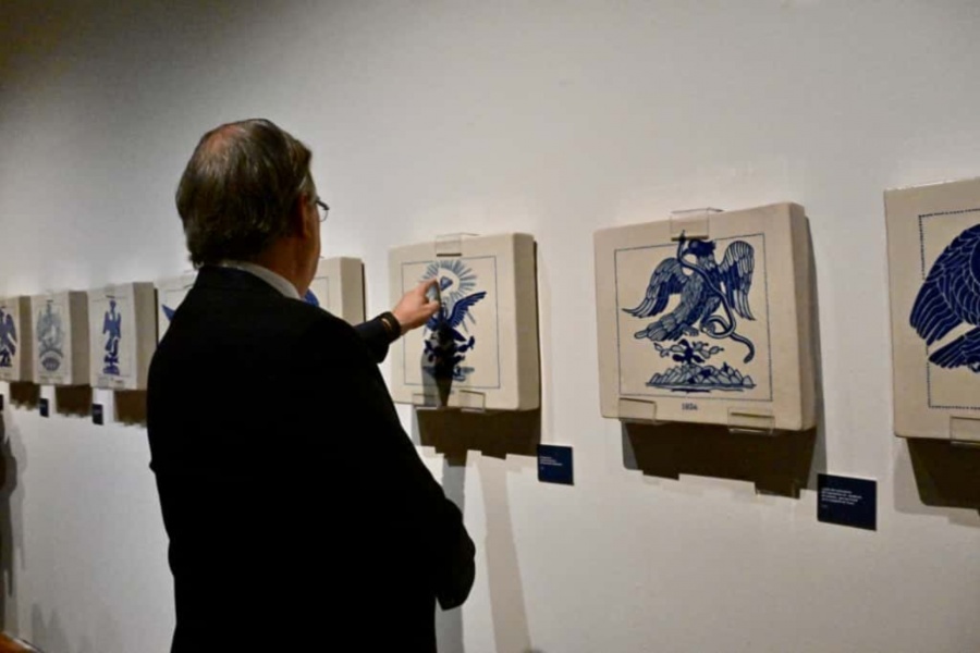 Marcelo Ebrard inaugura la exposición “Alas de Talavera” en el Museo de la Ciudad de México