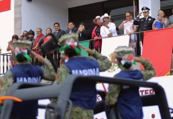 Azucena Cisneros, la primera mujer que da el Grito de Independencia en Ecatepec