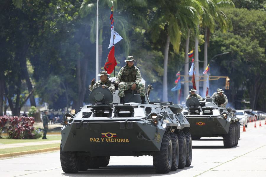 Maduro invita a Trump al diálogo en medio de despliegue de buques de EEUU en el Caribe