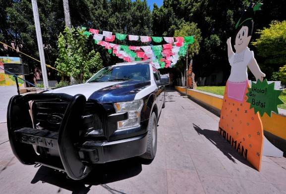 Municipio de Quer&eacute;taro dona patrullas a Tolim&aacute;n