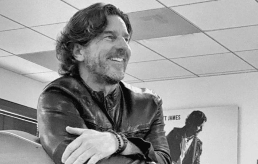 Brett James: el arquitecto del pop-country que convirti&oacute; emociones en himnos