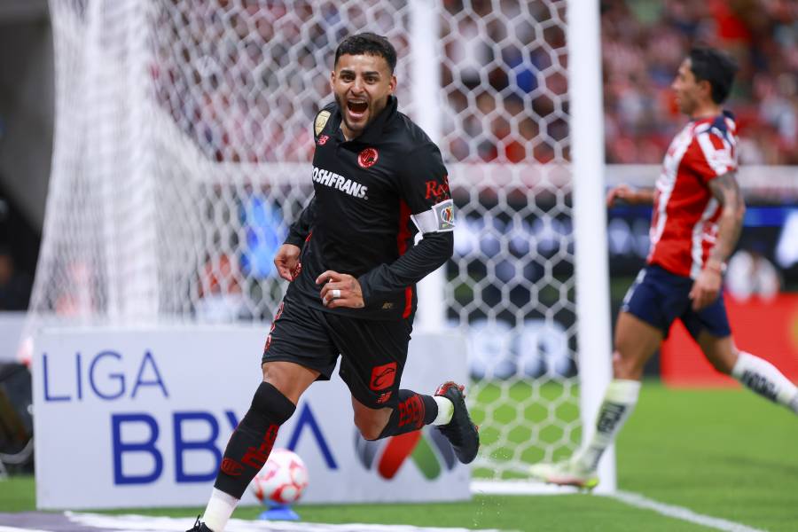 Toluca exhibe a Chivas con contundente 3-0 en el Akron
