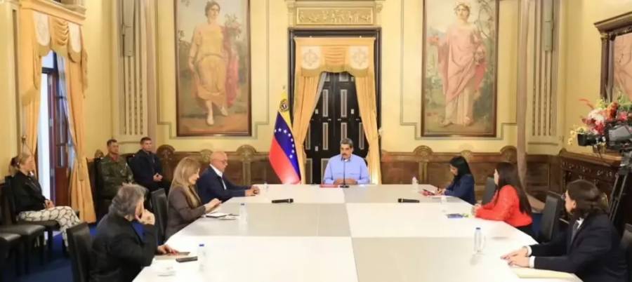 Maduro evalúa declarar un 