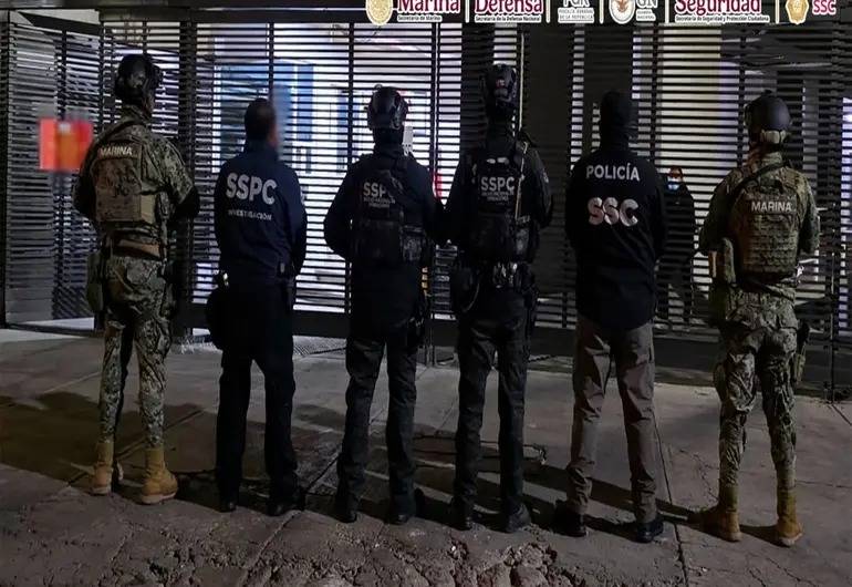 Operativo conjunto en CDMX, Morelos y Jalisco deja ocho detenidos y decomiso de droga, armas y dinero