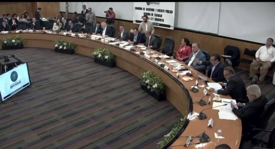 Presenta Hacienda a Diputados propuesta de reforma a la Ley Aduanera para eficientar servicios, combatir corrupción y tráfico ilícito