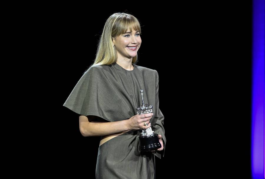 Jennifer Lawrence critica a EEUU e Israel antes de recibir el premio honor&iacute;fico en San Sebasti&aacute;n