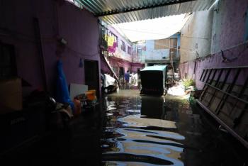 Fuertes lluvias provocan severas inundaciones en Nezahualc&oacute;yotl y La Paz