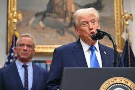 Indignación por video conspirativo que difundió Trump en redes