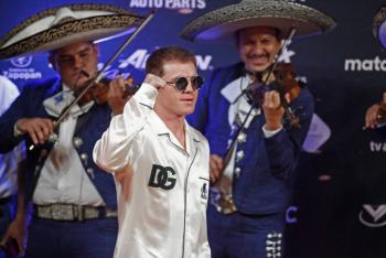 Canelo &Aacute;lvarez se somete a cirug&iacute;a en el codo y estar&aacute; varios meses fuera de acci&oacute;n