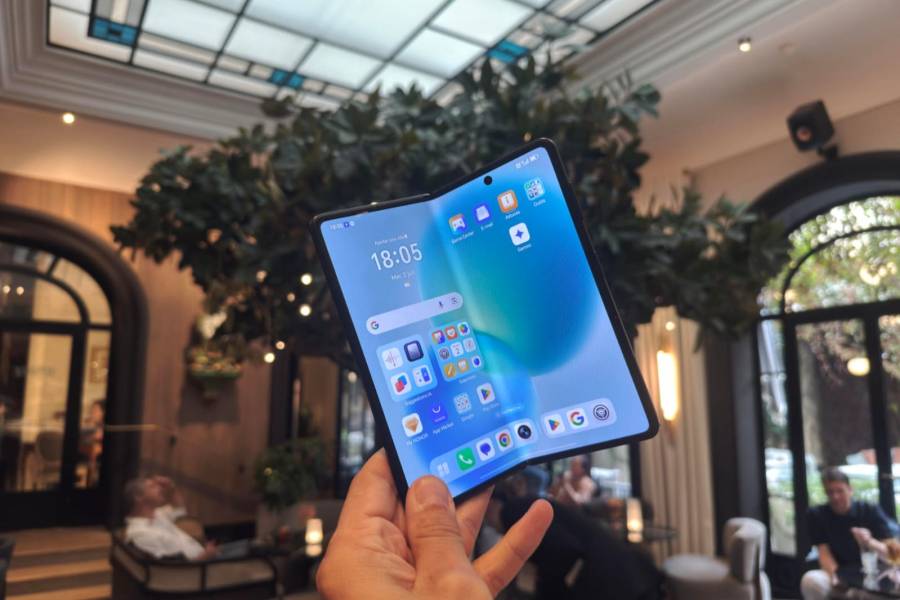 Delgado, resistente y con IA: el HONOR Magic V5 redefine los est&aacute;ndares de los plegables