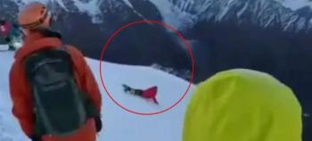 Video: Joven Cae de Monta&ntilde;a al Soltarse de Cuerda de Seguridad para Tomarse una Selfie