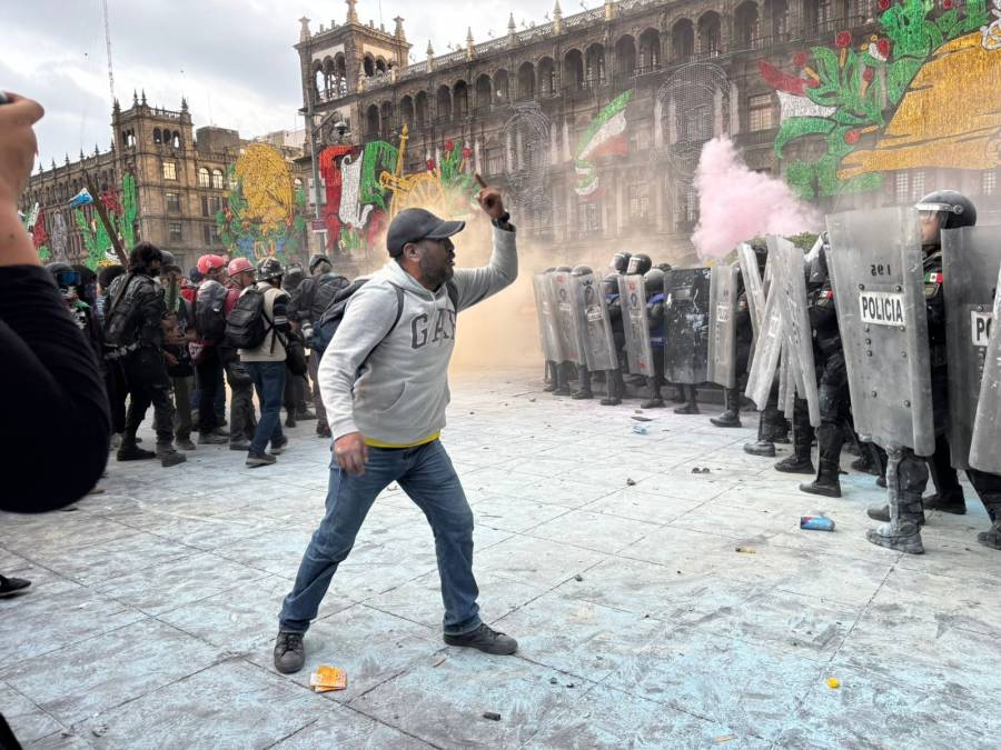 Saqueos e incendios marcan la marcha del 2 de octubre en CDMX por el 57 aniversario de la masacre de Tlatelolco