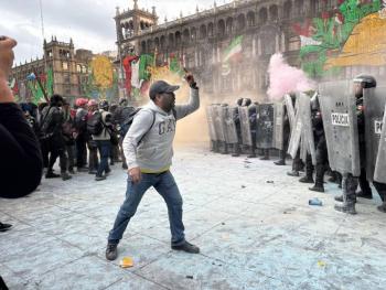 Saqueos e incendios marcan la marcha del 2 de octubre en CDMX por el 57 aniversario de la masacre de Tlatelolco