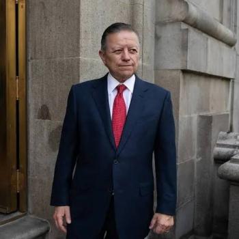 Arturo Zald&iacute;var pide eliminar cl&aacute;usula de retroactividad en reforma judicial y plantea ajustes a legisladores