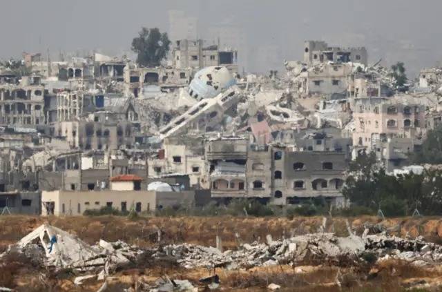Israel frena bombardeos en Gaza tras presión internacional; acuerdan reducir ofensiva