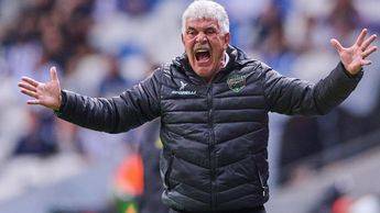 Tuca Ferretti protagoniza campa&ntilde;a rega&ntilde;ando por c&oacute;mo disfrutas del f&uacute;tbol en casa