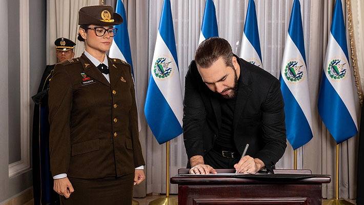 Bukele prohíbe el lenguaje inclusivo en escuelas públicas de El Salvador