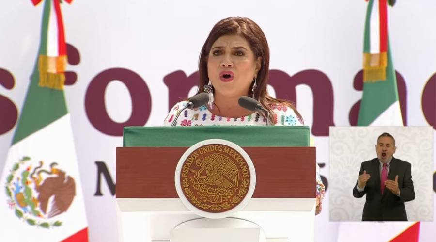 Clara Brugada celebra en el Zócalo el primer año de gobierno de Claudia Sheinbaum como presidenta de México