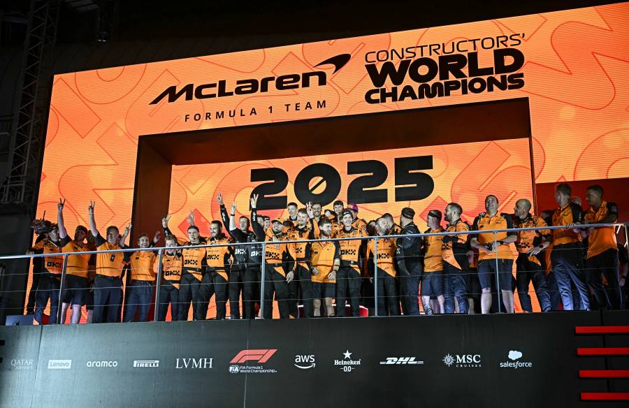 Russell gana el GP de Singapur, McLaren se lleva el título de constructores
