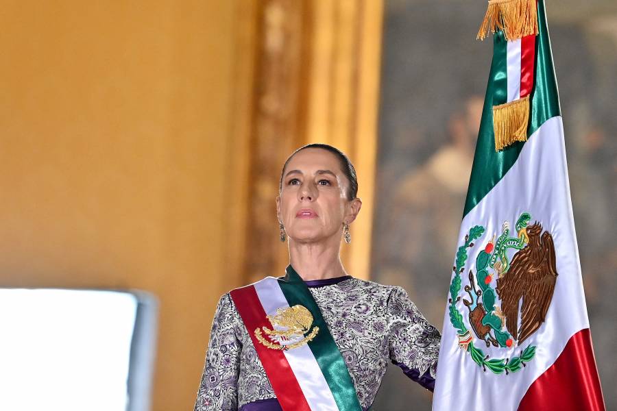 Con un baño de masas, Sheinbaum festeja su primer año como presidenta de México
