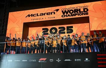 Russell gana el GP de Singapur, McLaren se lleva el t&iacute;tulo de constructores