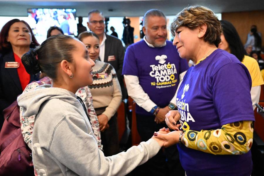 Delfina Gómez entrega donativo de 25 millones de pesos al Teletón para becas de rehabilitación infantil en el Estado de México