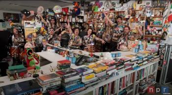 31 Minutos deslumbra en Tiny Desk de NPR con s&aacute;tira, m&uacute;sica y voz latinoamericana