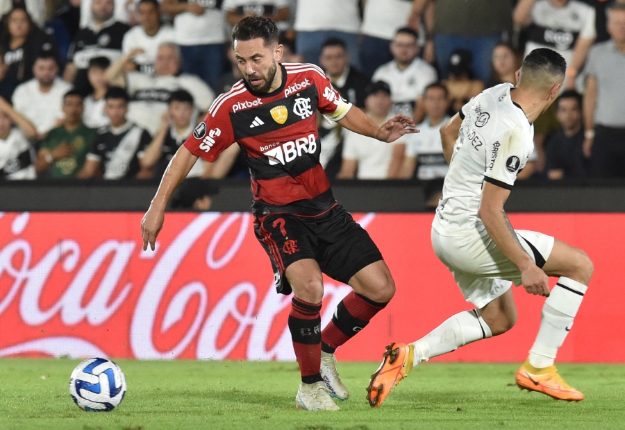 El futbolista brasile&ntilde;o Everton Ribeiro es diagnosticado de c&aacute;ncer