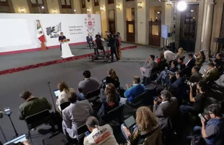 Sheinbaum critica a periodistas tradicionales: 