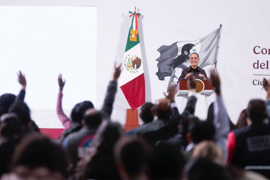 Sheinbaum busca acuerdo con EU para evitar aranceles a vehículos de carga; no descarta llamada a Trump