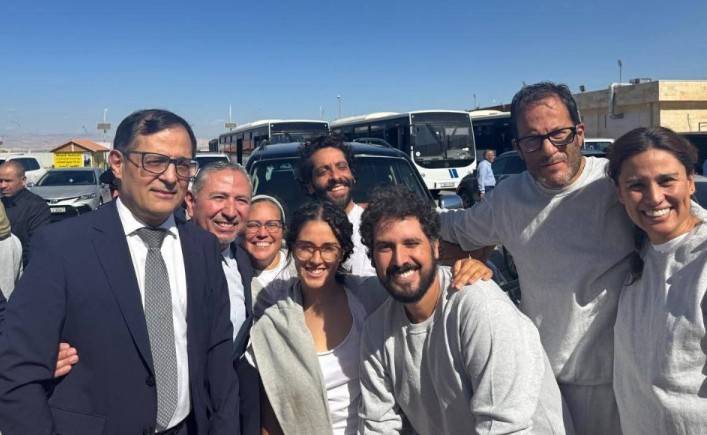 Repatrian a seis personas mexicanas detenidas en misión humanitaria en Gaza