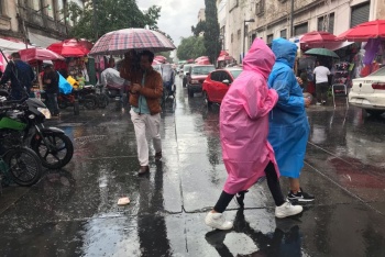 Prev&eacute;n lluvias y ambiente fresco en la Ciudad de M&eacute;xico este jueves 9 de octubre