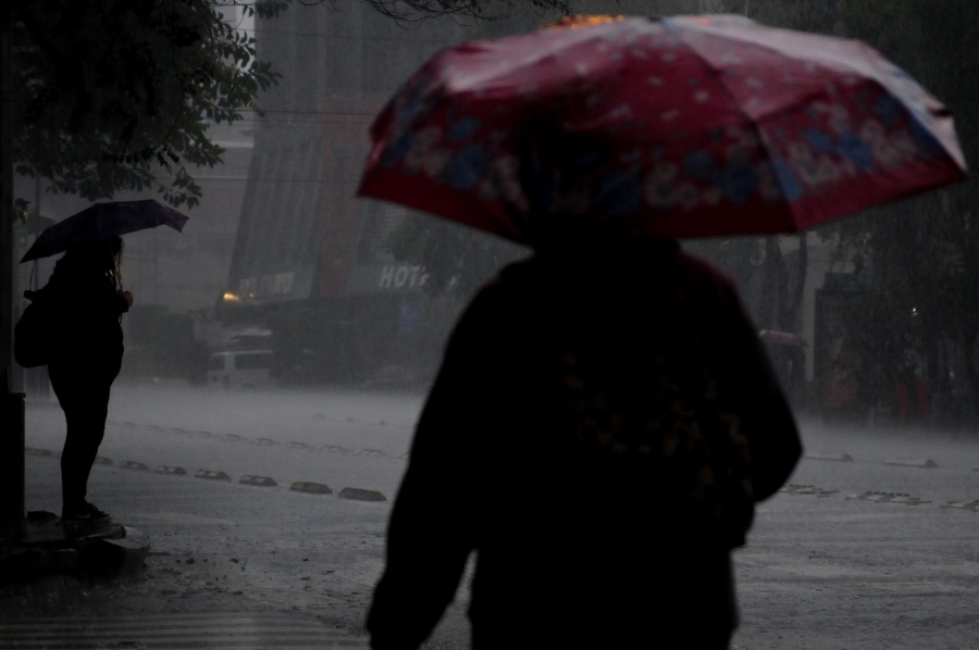 Prevén cielo nublado y lluvias fuertes este viernes en la Ciudad de México