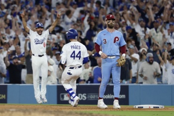 Dodgers eliminan a Filis gracias a un dram&aacute;tico error en und&eacute;cima entrada