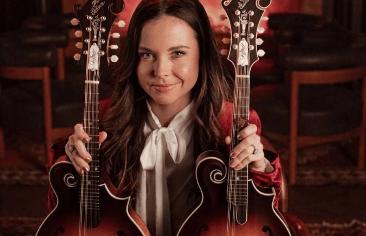 Gibson rinde homenaje a Sierra Hull con mandolinas personalizadas