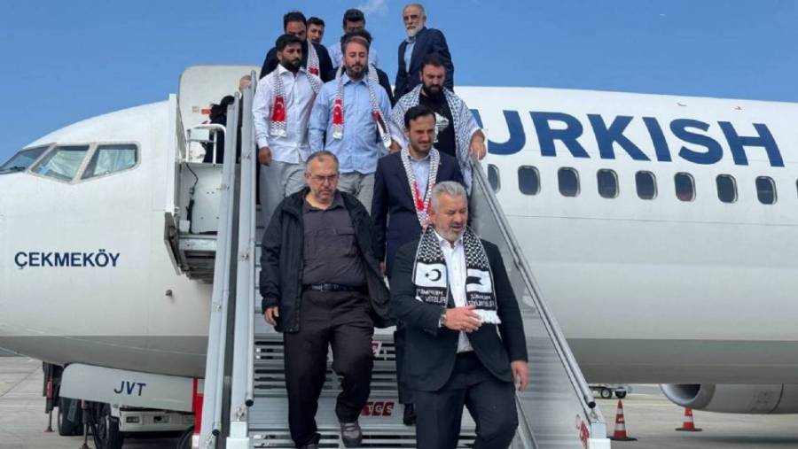 Llegan a Turquía 94 activistas de la Flotilla de la Libertad deportados por Israel