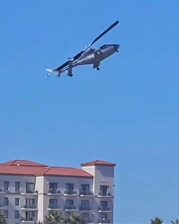 Se desploma helic&oacute;ptero en Huntington Beach; cinco personas heridas