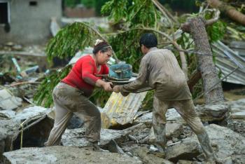 Lluvias dejan 42 muertos y 27 desaparecidos; miles de viviendas da&ntilde;adas en varios estados