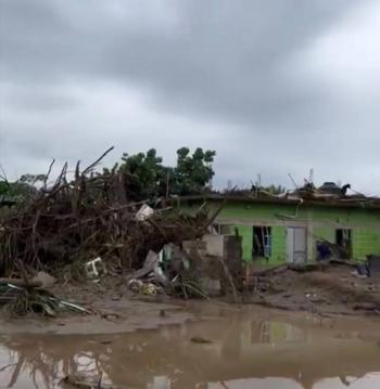 Reubicaci&oacute;n y entrega de viviendas a familias con casas en laderas de r&iacute;os de entidades inundadas