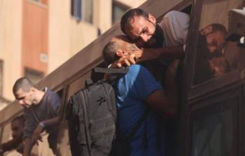 Liberaci&oacute;n simult&aacute;nea de rehenes israel&iacute;es y presos palestinos marca un d&iacute;a de emociones