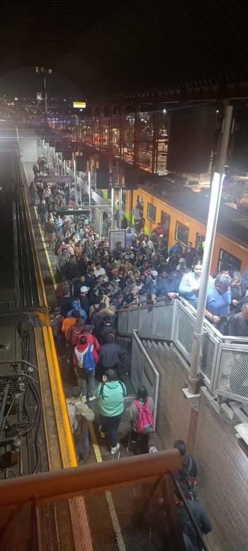 Sindicato del Metro acuda que suspensiones en la L&iacute;nea A son por falta de atenci&oacute;n a drenaje urbano y desazolve suficiente