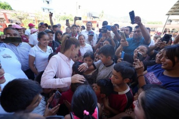 Sheinbaum recorre zonas afectadas por lluvias en Hidalgo y Quer&eacute;taro