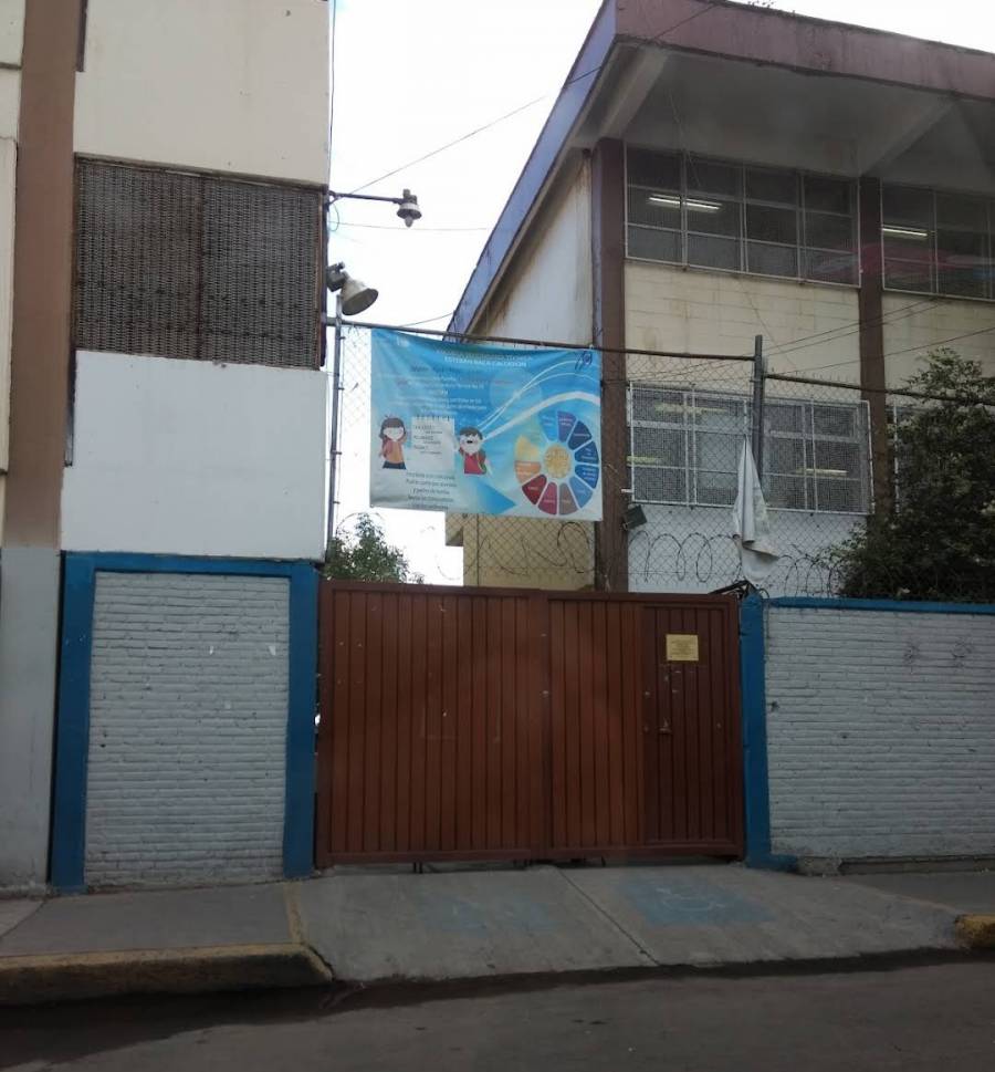 Fallece estudiante en secundaria de Iztapalapa por complicaciones de salud