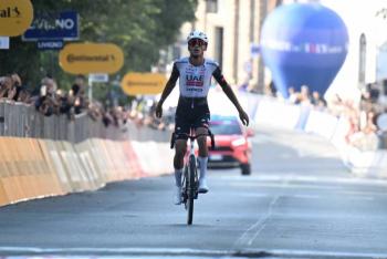 Isaac Del Toro gana el Giro del Veneto y firma su victoria n&uacute;mero 16 en la temporada 2025