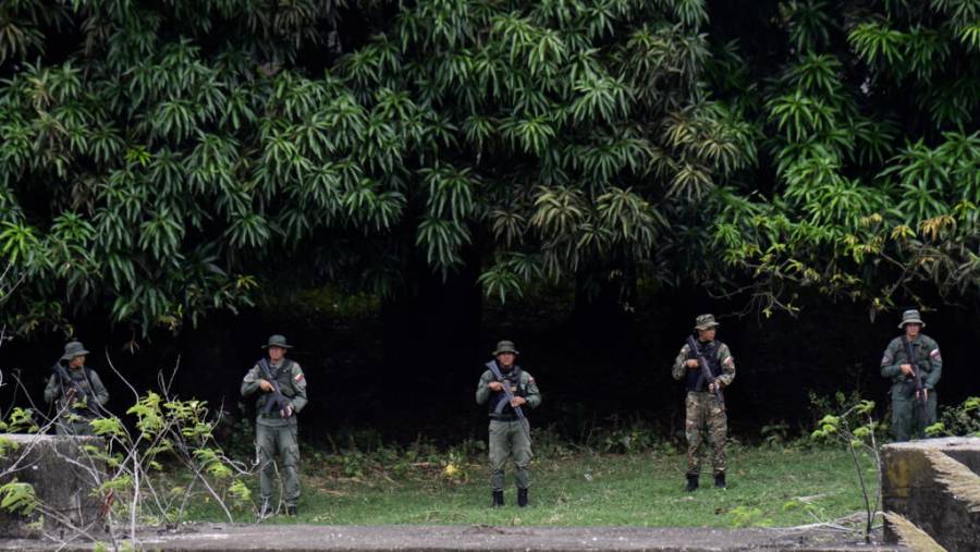 Venezuela refuerza presencia militar en frontera terrestre ante despliegue de EU