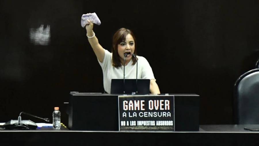 Diputada de MC exige eliminar impuesto del 8% a videojuegos: “Nadie se hace violento por jugar”